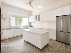 West Lake Garden (D20), Semi-Detached #615972101